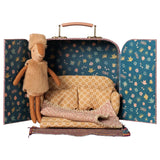 Reindeer in suitcase, Little sister