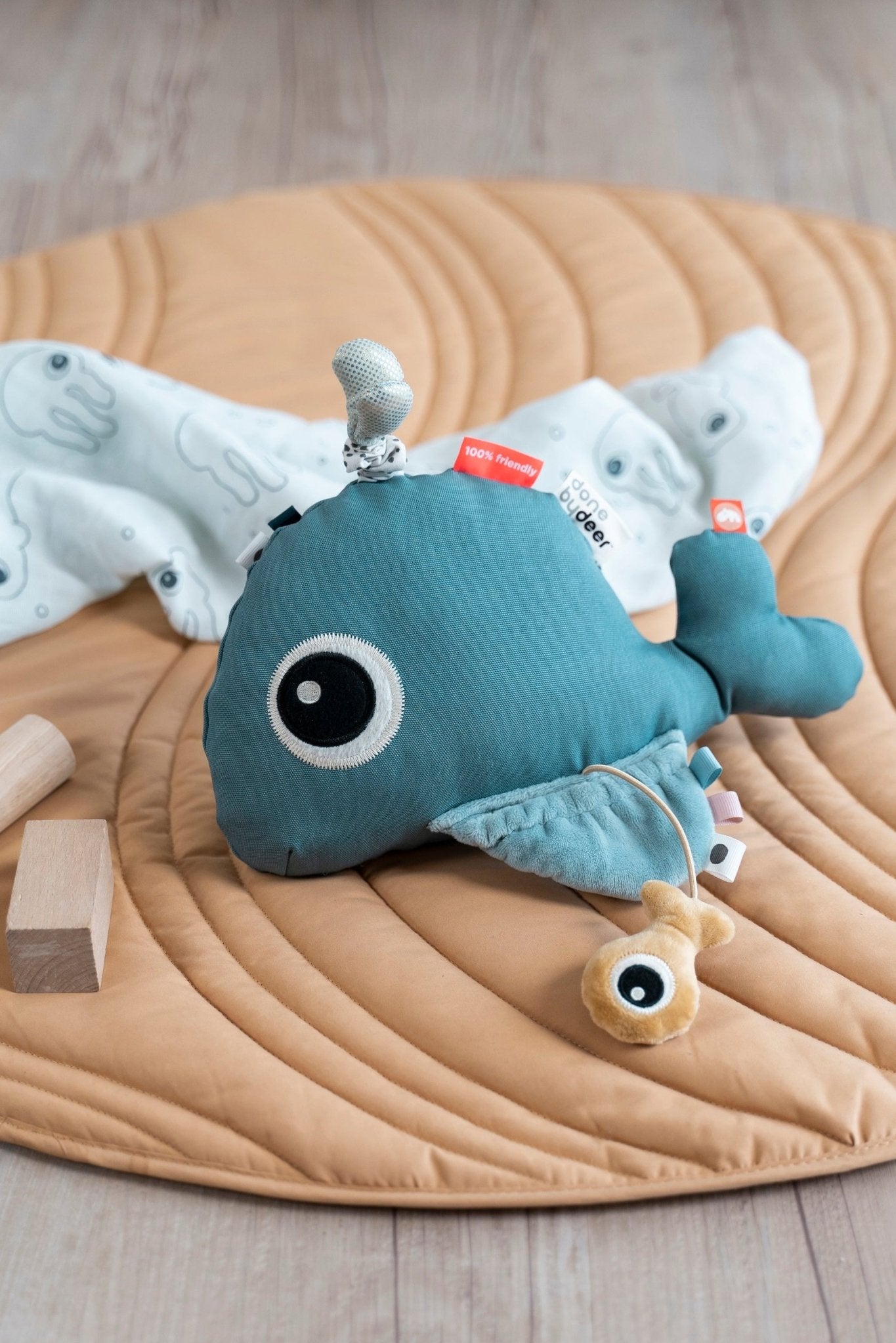 Activity floor mirror | Wally - Blue van Done by Deer | Kids Conceptstore Le Fanfare
