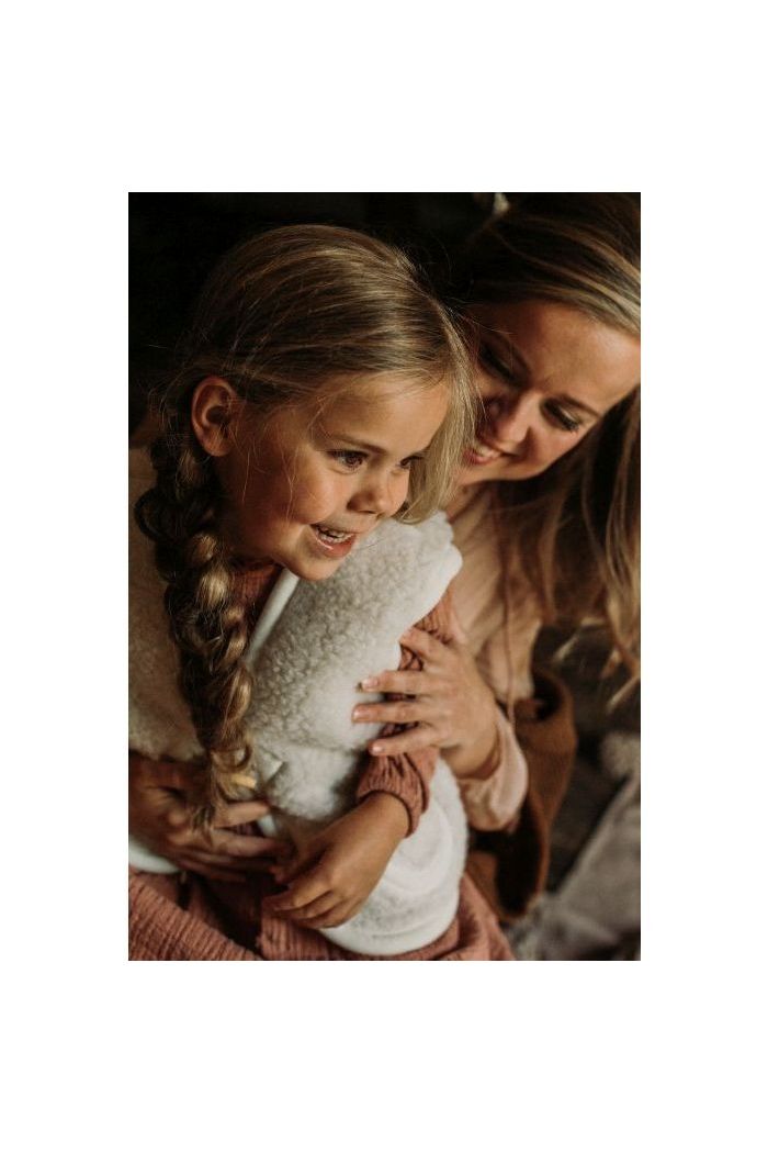 Alwero bodywarmer Alpen Junior Naturel van Alwero | Kids Conceptstore Le Fanfare
