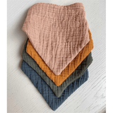 Andrea bib 2-pack Mustard van Liewood | Kids Conceptstore Le Fanfare
