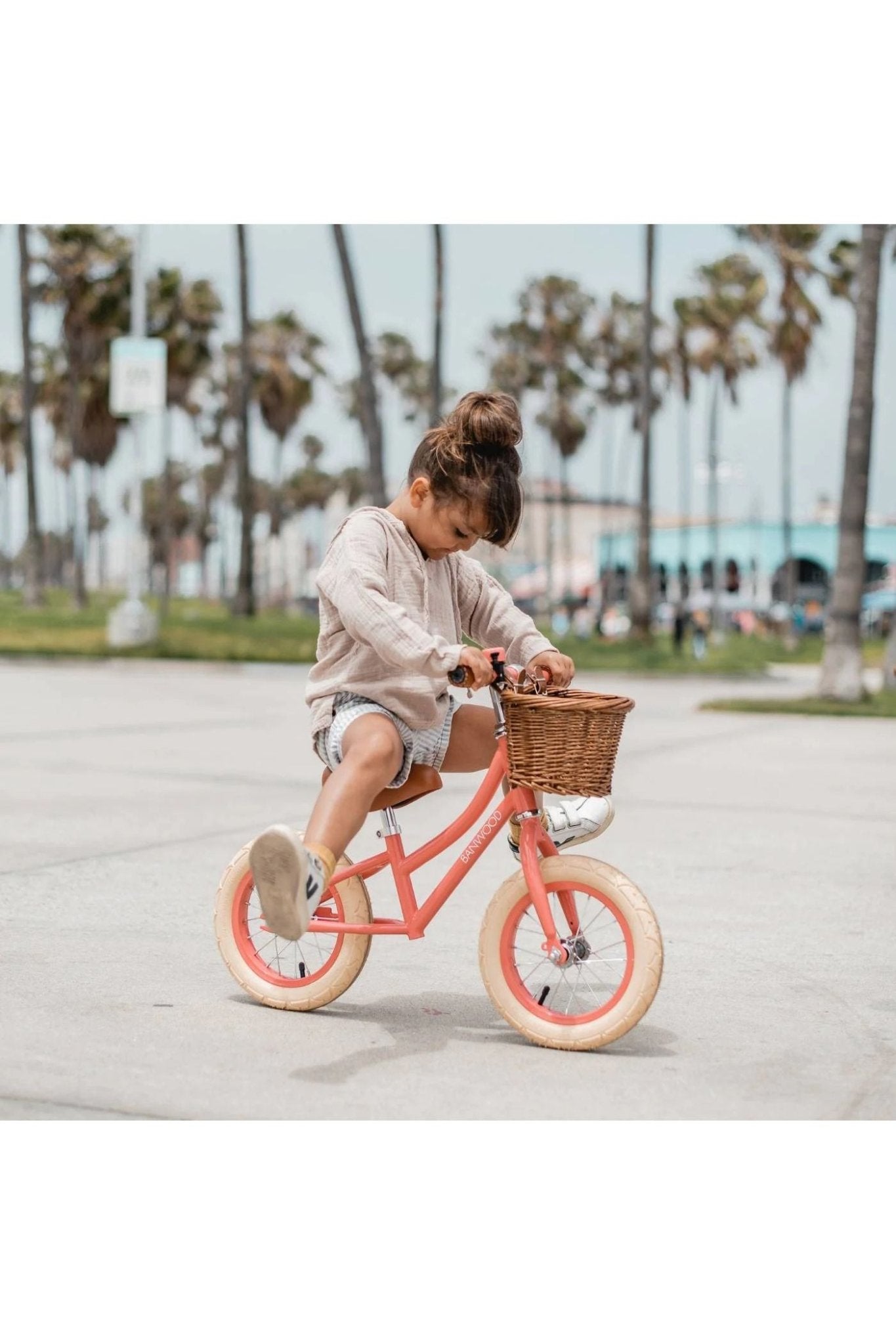 Banwood balance bike first go vintage - coral van Banwood | Kids Conceptstore Le Fanfare