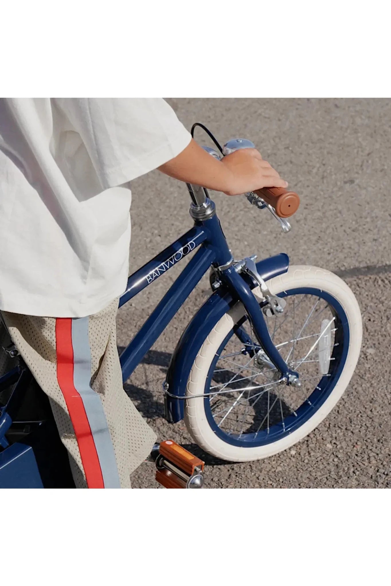 Banwood classic bike 16" vintage - navy blue van Banwood | Kids Conceptstore Le Fanfare