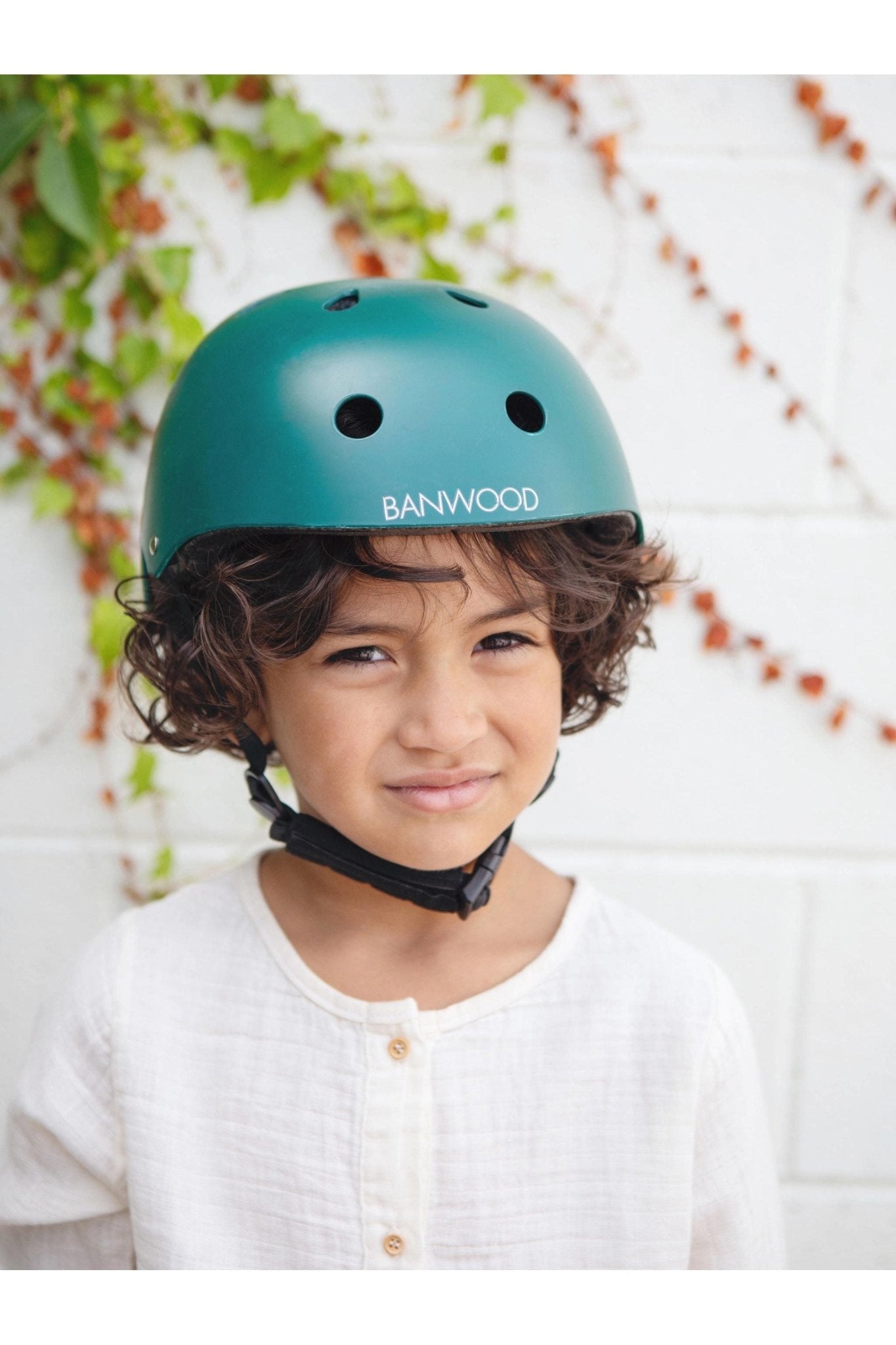 Banwood classic helmet - matte - dark green van Banwood | Kids Conceptstore Le Fanfare
