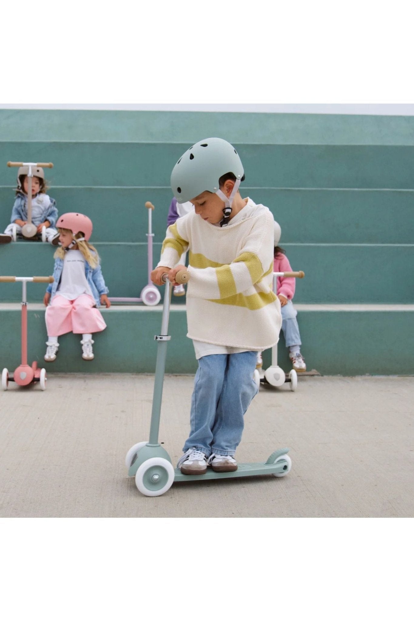 Banwood eco helmet - clay van Banwood | Kids Conceptstore Le Fanfare