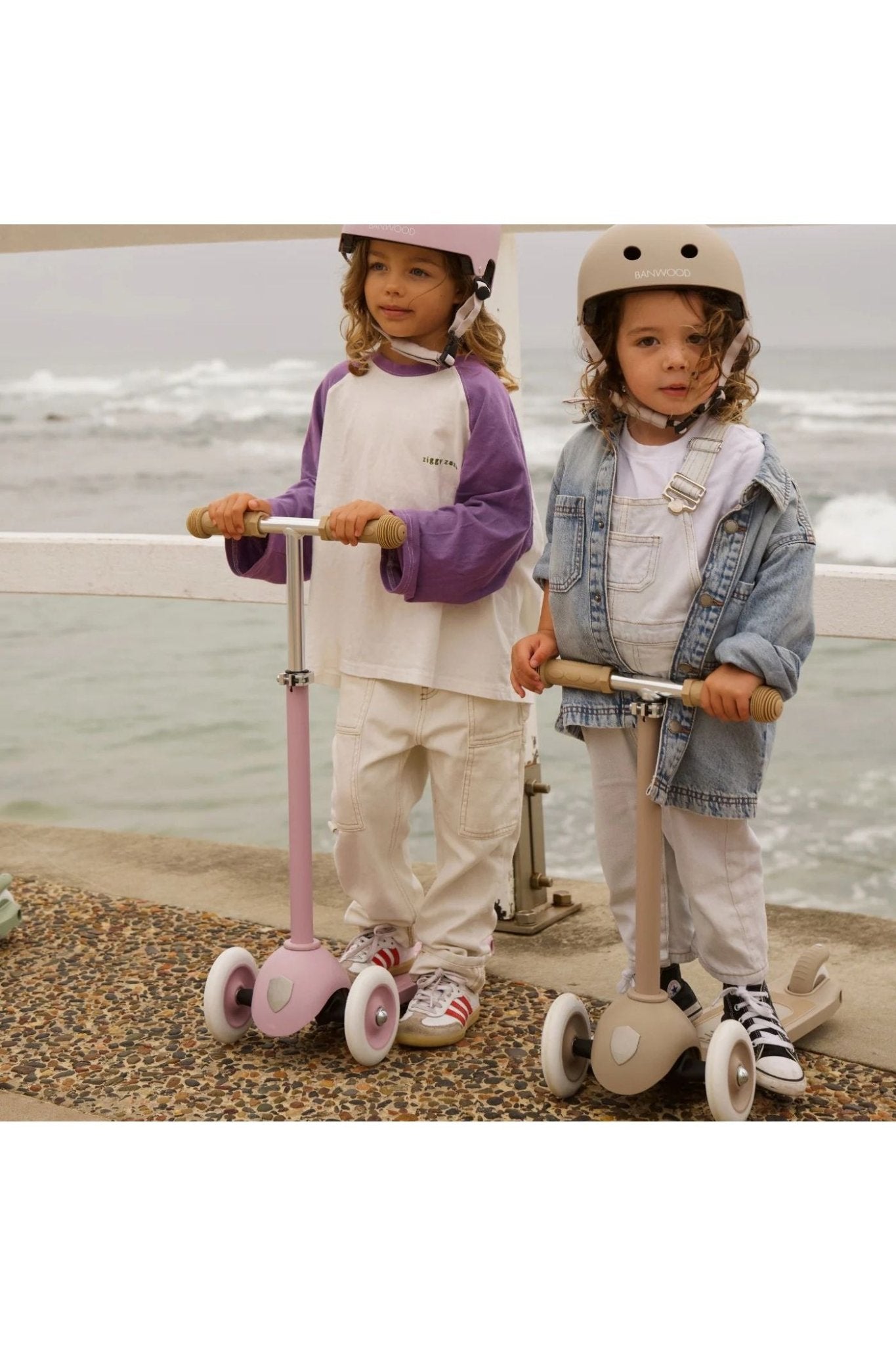Banwood eco helmet - sand van Banwood | Kids Conceptstore Le Fanfare
