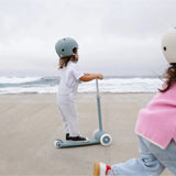 Banwood eco helmet - teal van Banwood | Kids Conceptstore Le Fanfare