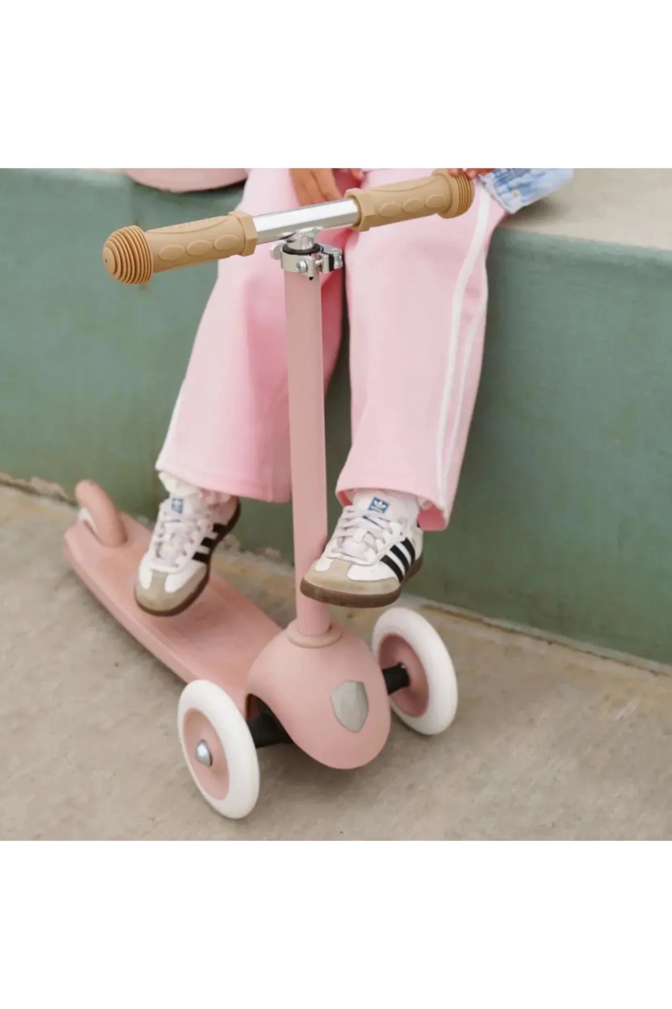 Banwood eco scooter - dusty rose van Banwood | Kids Conceptstore Le Fanfare