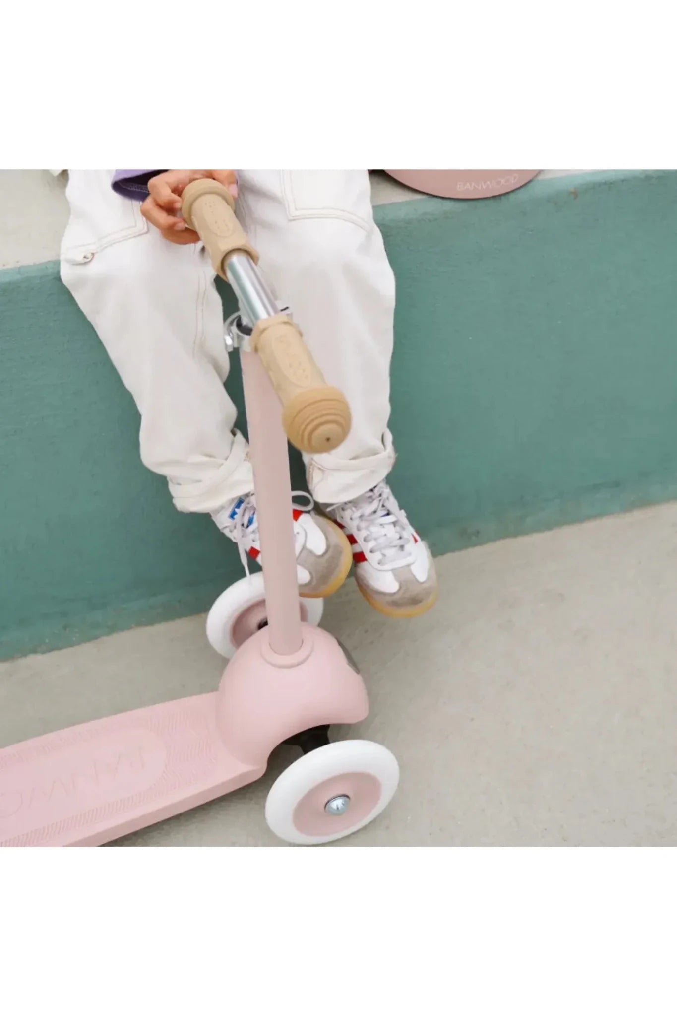 Banwood eco scooter - faded pink van Banwood | Kids Conceptstore Le Fanfare
