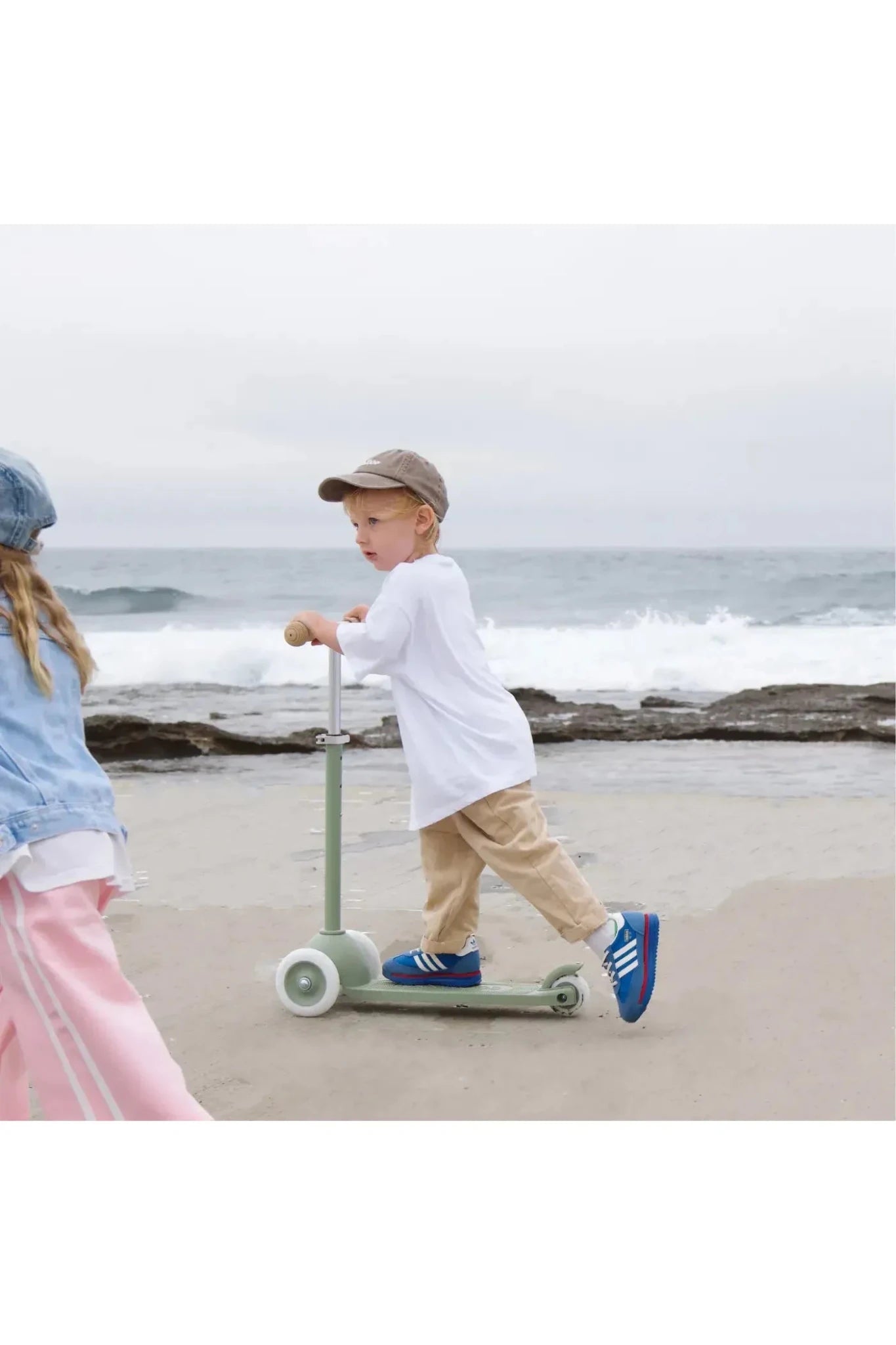 Banwood eco scooter - olive van Banwood | Kids Conceptstore Le Fanfare