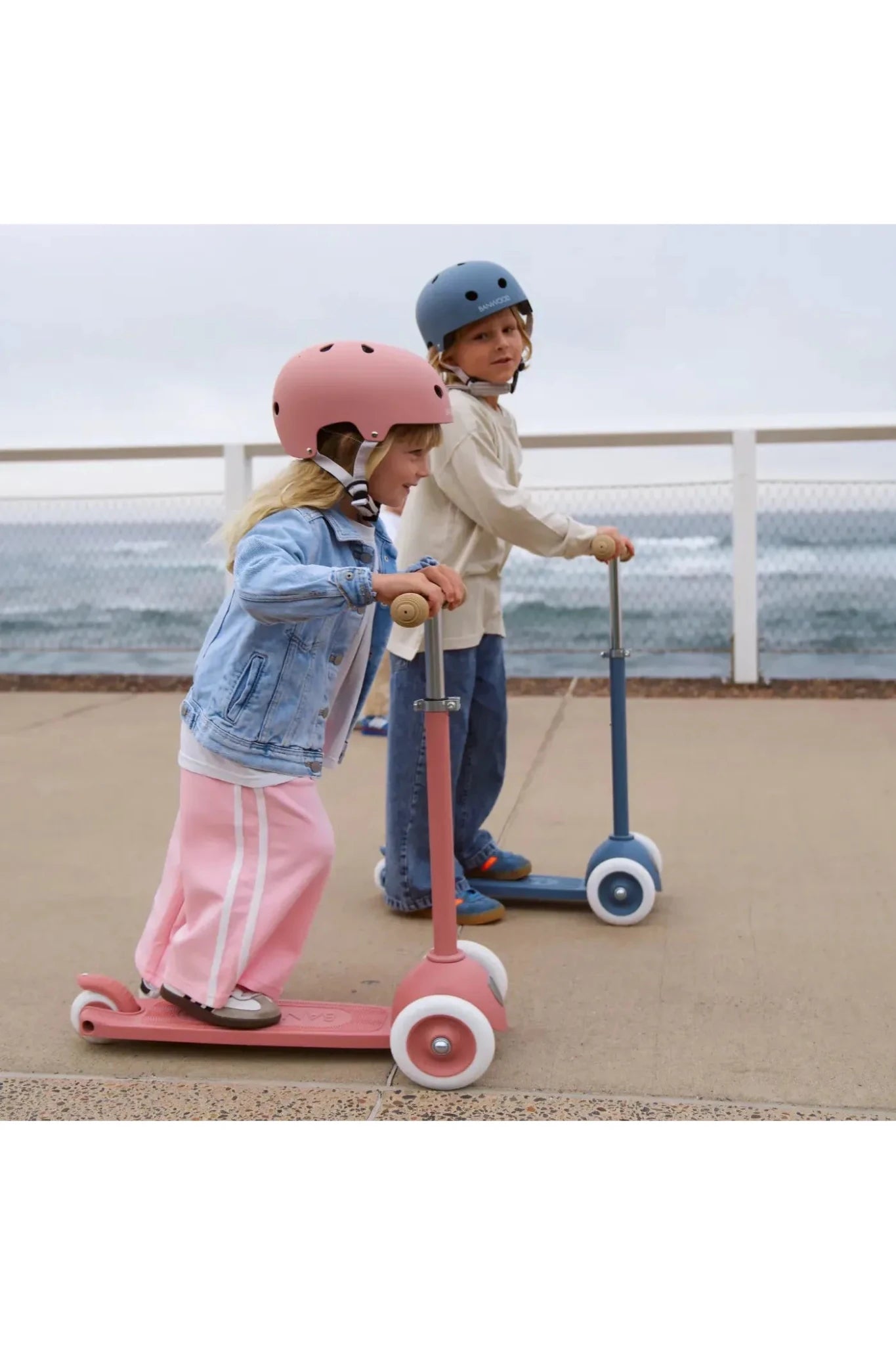 Banwood eco scooter - raspberry van Banwood | Kids Conceptstore Le Fanfare