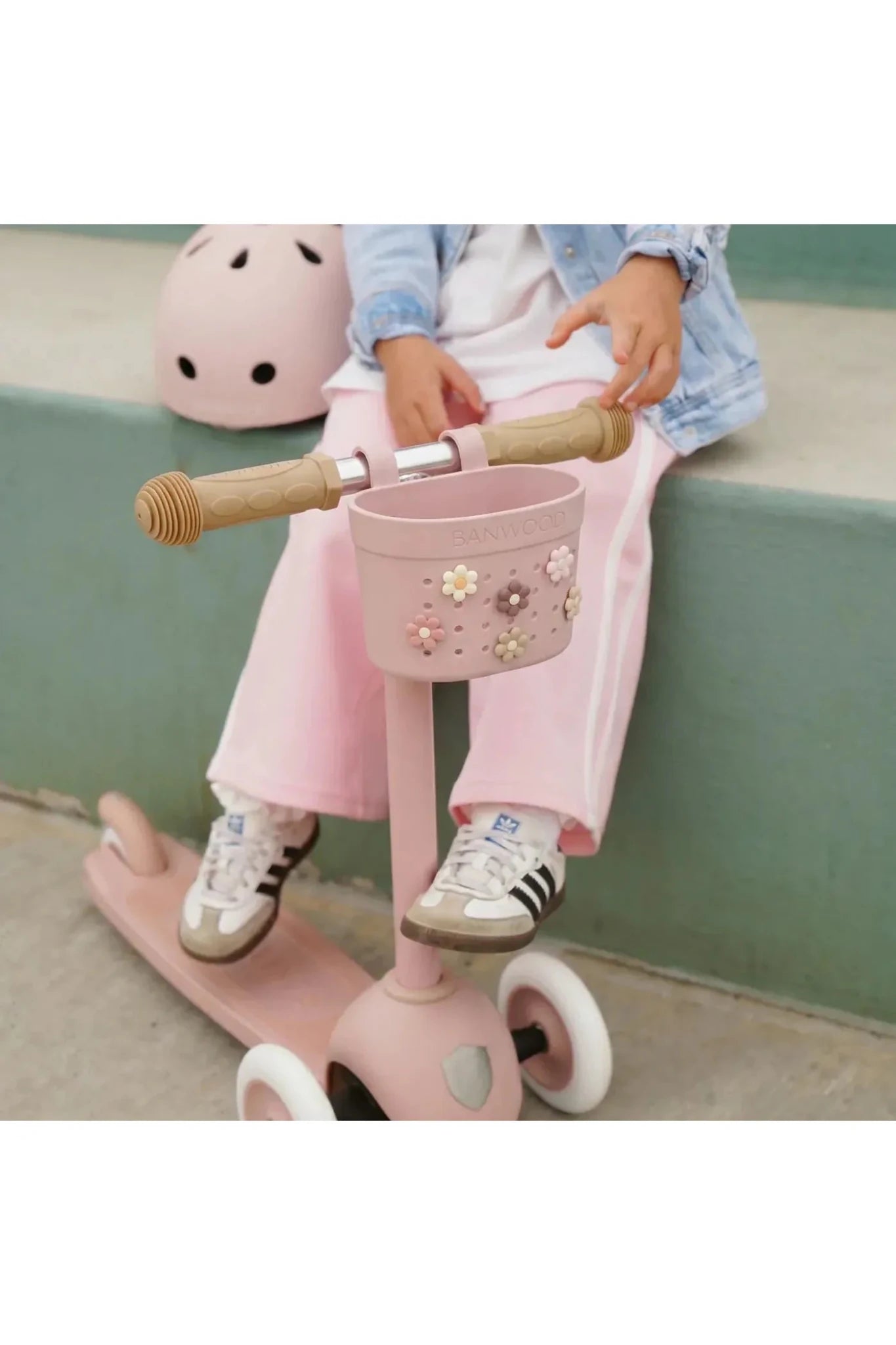 Banwood Pin&Ride basket - Dusty rose van Banwood | Kids Conceptstore Le Fanfare
