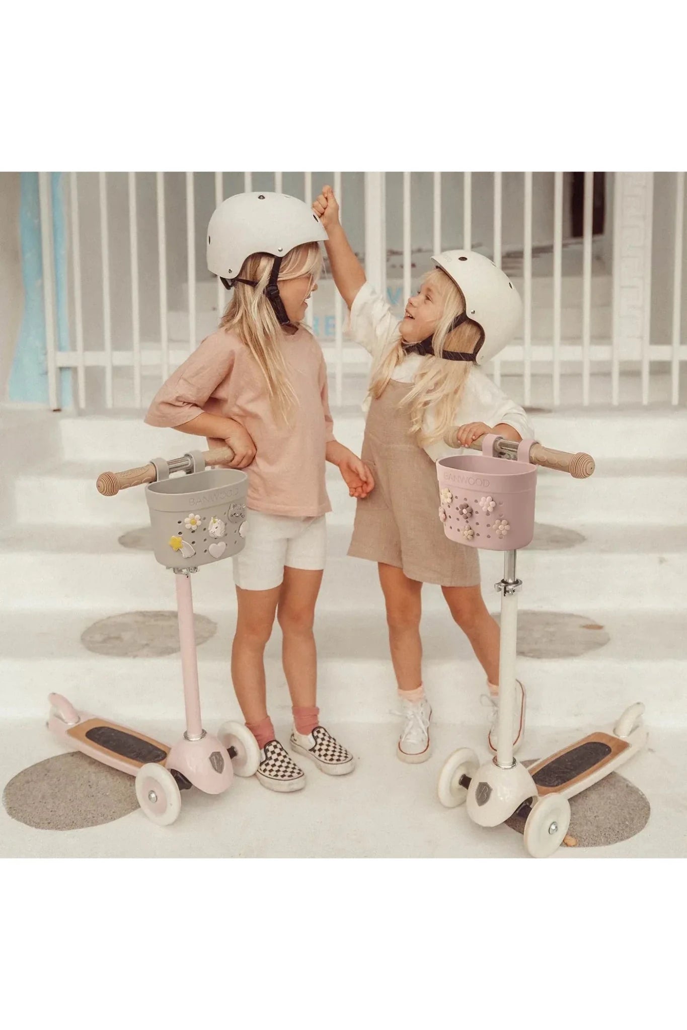 Banwood Pin&Ride basket - Faded pink van Banwood | Kids Conceptstore Le Fanfare