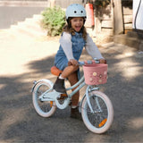 Banwood Pin&Ride basket - Raspberry van Banwood | Kids Conceptstore Le Fanfare