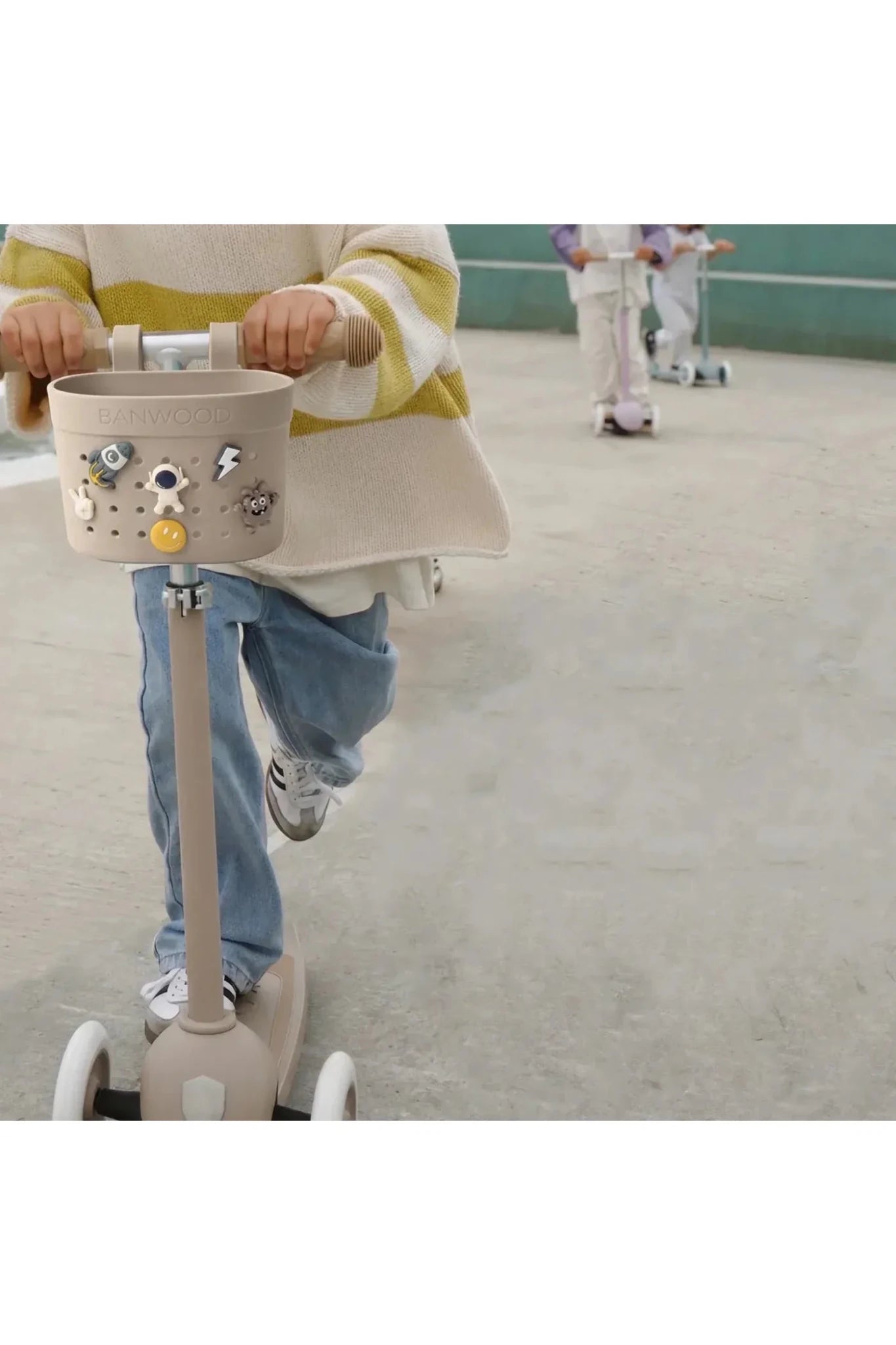 Banwood Pin&Ride basket - Sand van Banwood | Kids Conceptstore Le Fanfare