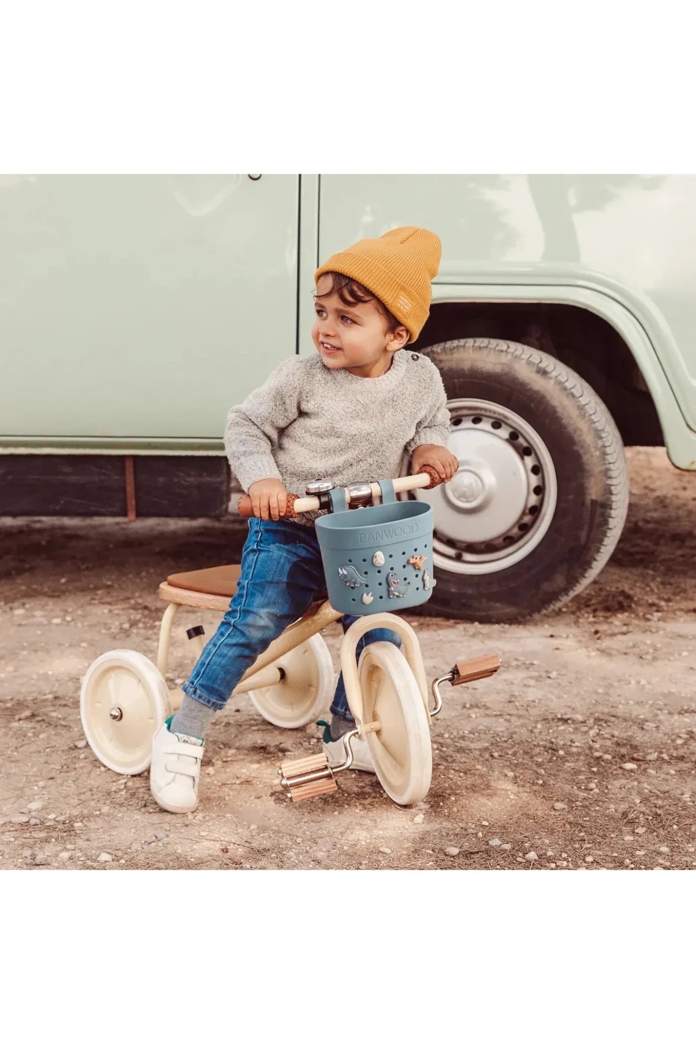 Banwood Pin&Ride basket - Teal van Banwood | Kids Conceptstore Le Fanfare