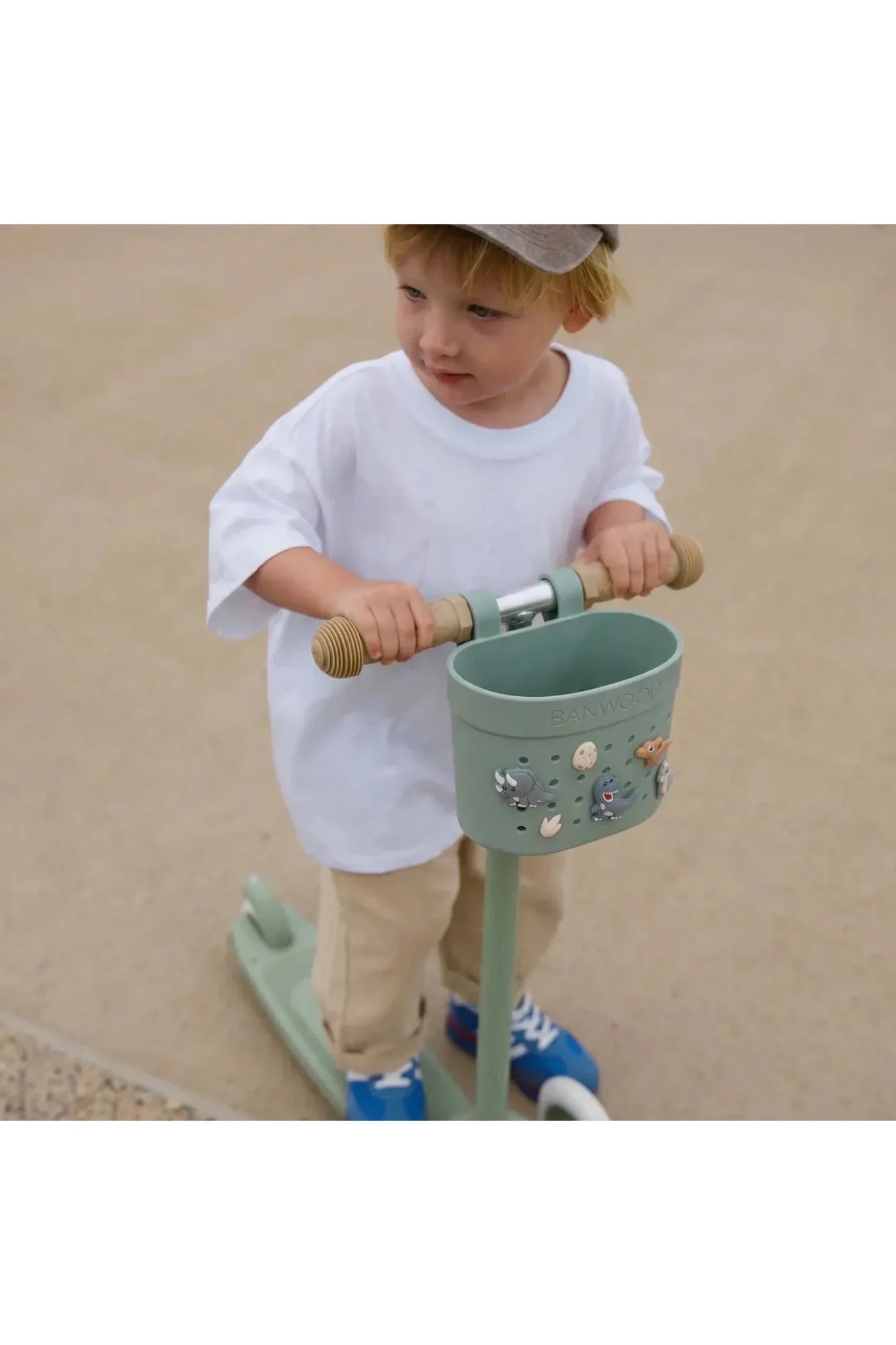 Banwood Pin&Ride basket - Teal van Banwood | Kids Conceptstore Le Fanfare