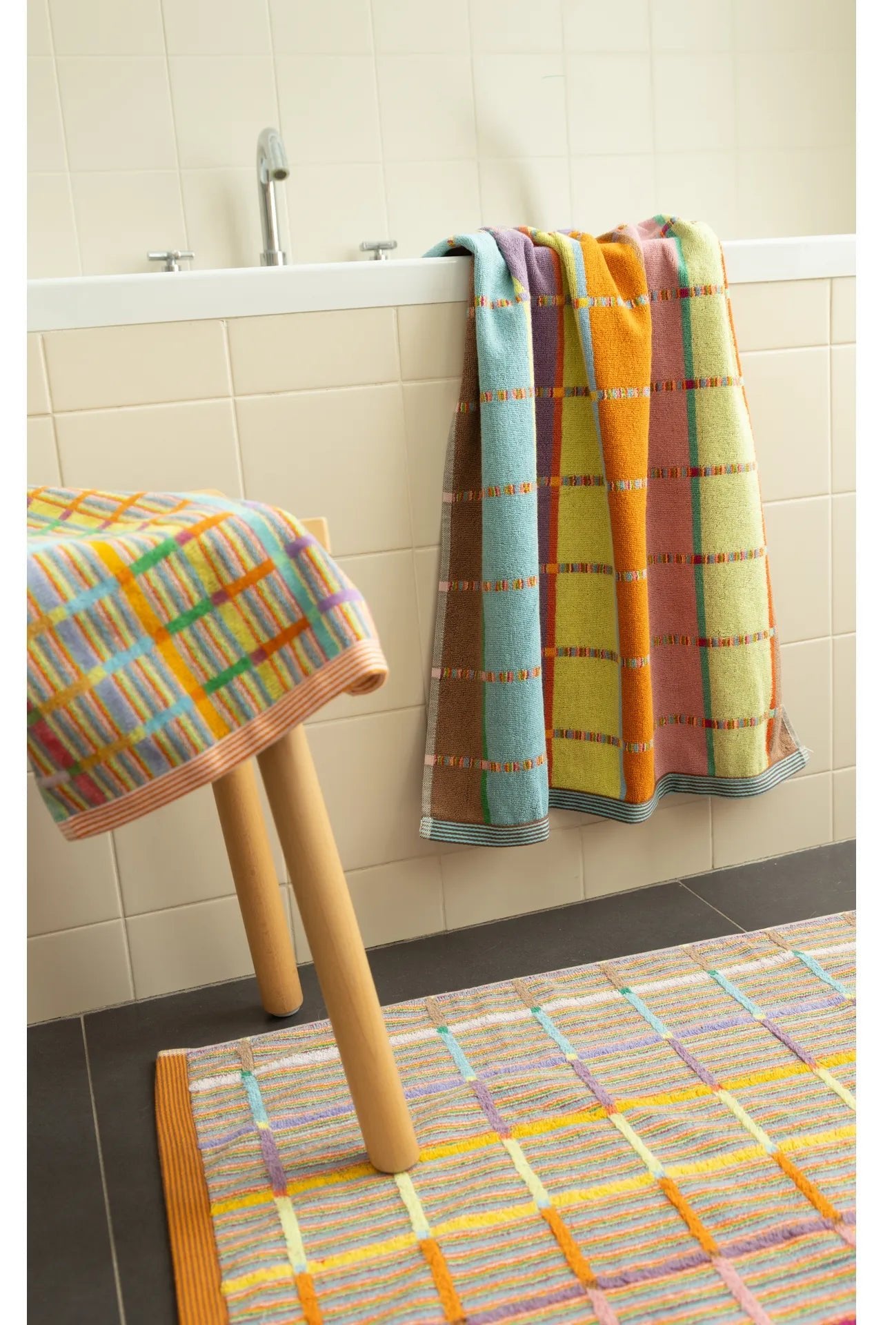 bath mat 69 criss cross van foekje fleur | Kids Conceptstore Le Fanfare