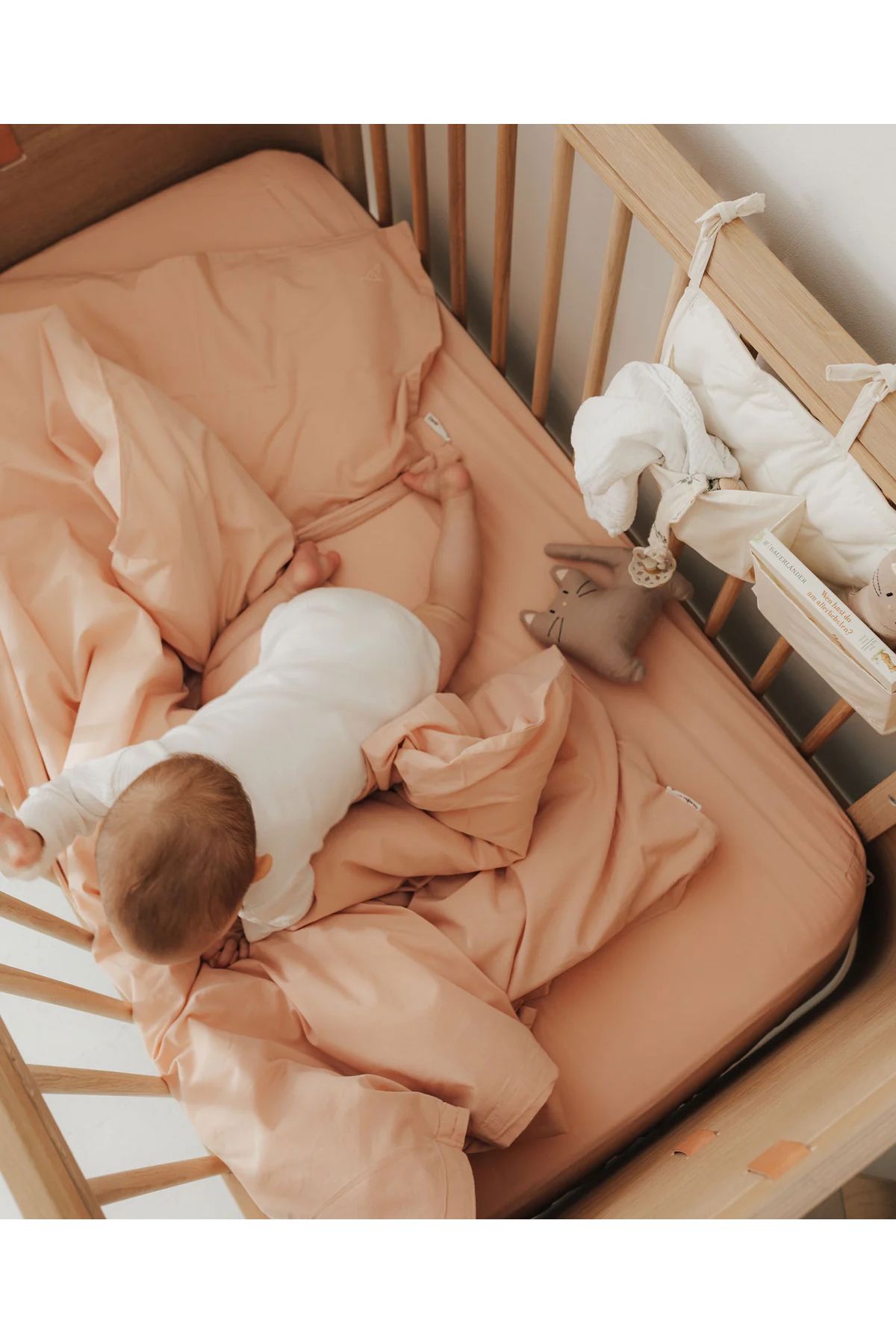 Bee Baby Bedding - Appleblossom van Dear April | Kids Conceptstore Le Fanfare