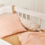 Bee Baby Bedding - Appleblossom van Dear April | Kids Conceptstore Le Fanfare