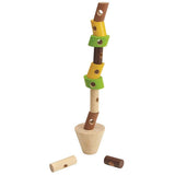 Blokken aan houten pen rijgen van Plan Toys | Kids Conceptstore Le Fanfare