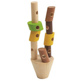 Blokken aan houten pen rijgen van Plan Toys | Kids Conceptstore Le Fanfare