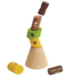 Blokken aan houten pen rijgen van Plan Toys | Kids Conceptstore Le Fanfare