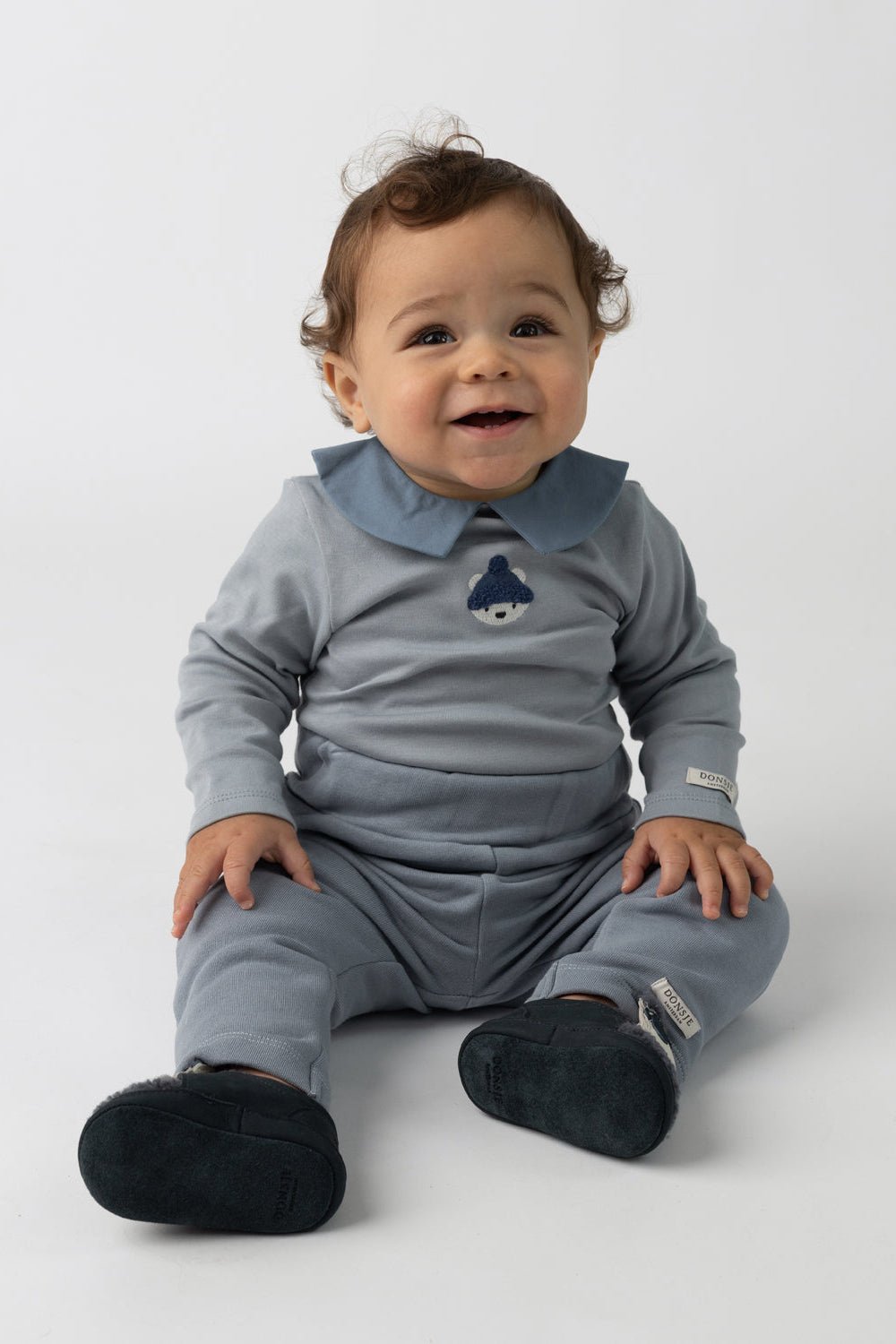 Bram Bodysuit | Polar Bear - Foggy Blue van Donsje Amsterdam | Kids Conceptstore Le Fanfare