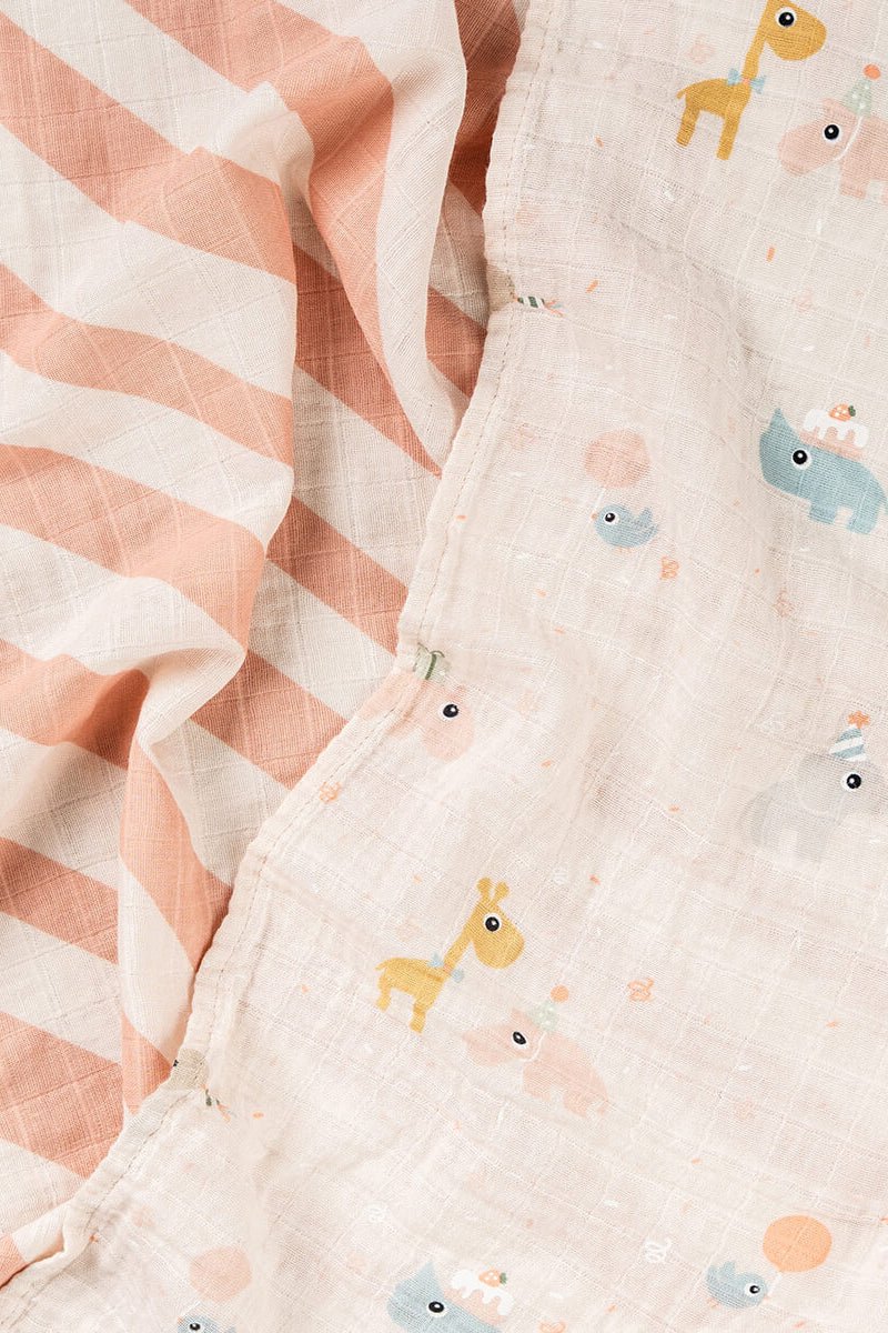 Burp cloth 2-pack | Celebration - Powder van Done by Deer | Kids Conceptstore Le Fanfare