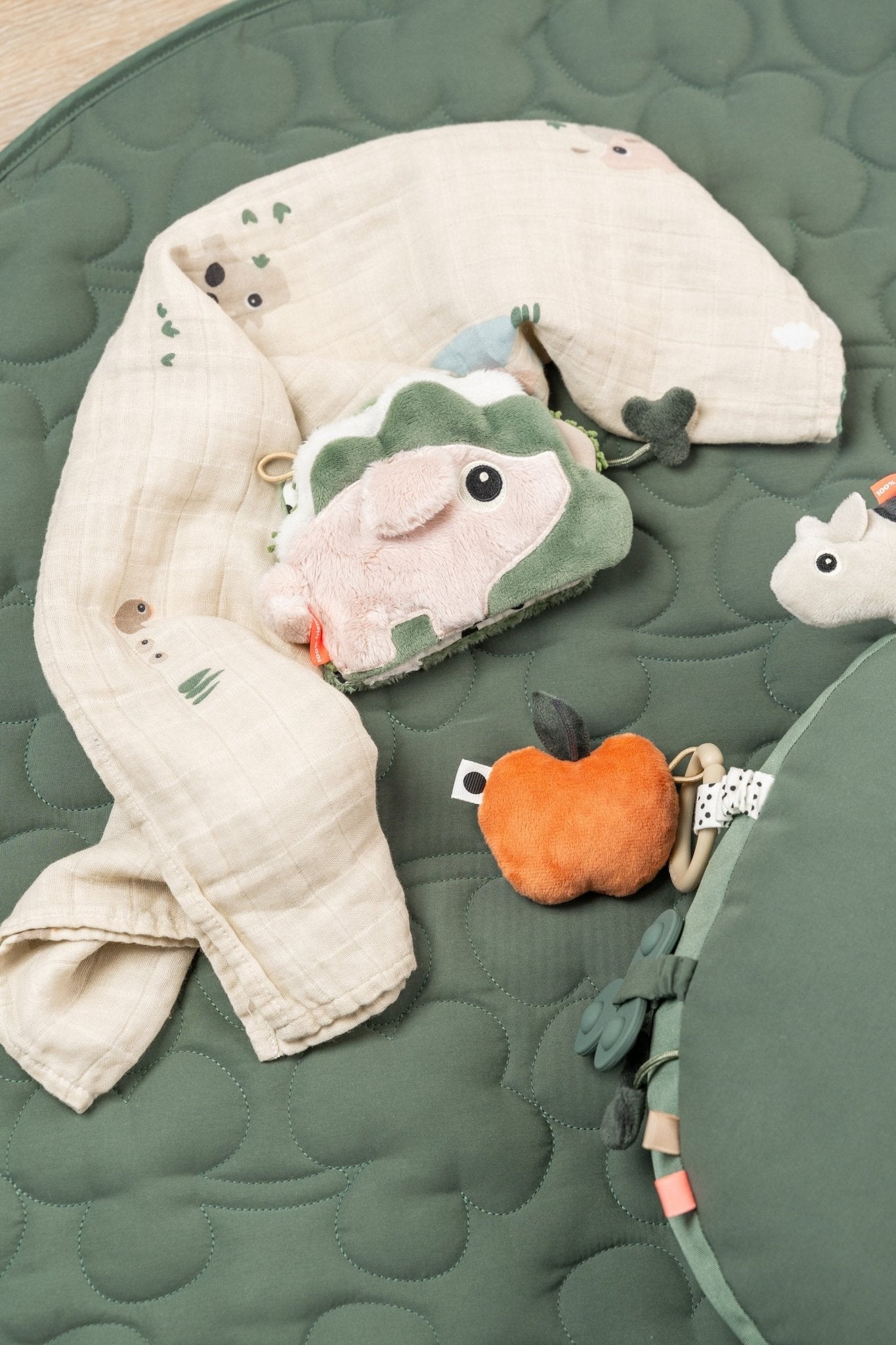 Burp cloth 2-pack | Tiny farm - Sand van Done by Deer | Kids Conceptstore Le Fanfare