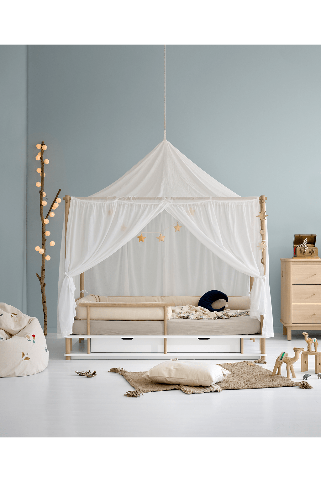 Camp bed canopy sahara, white van Oliver Furniture | Kids Conceptstore Le Fanfare