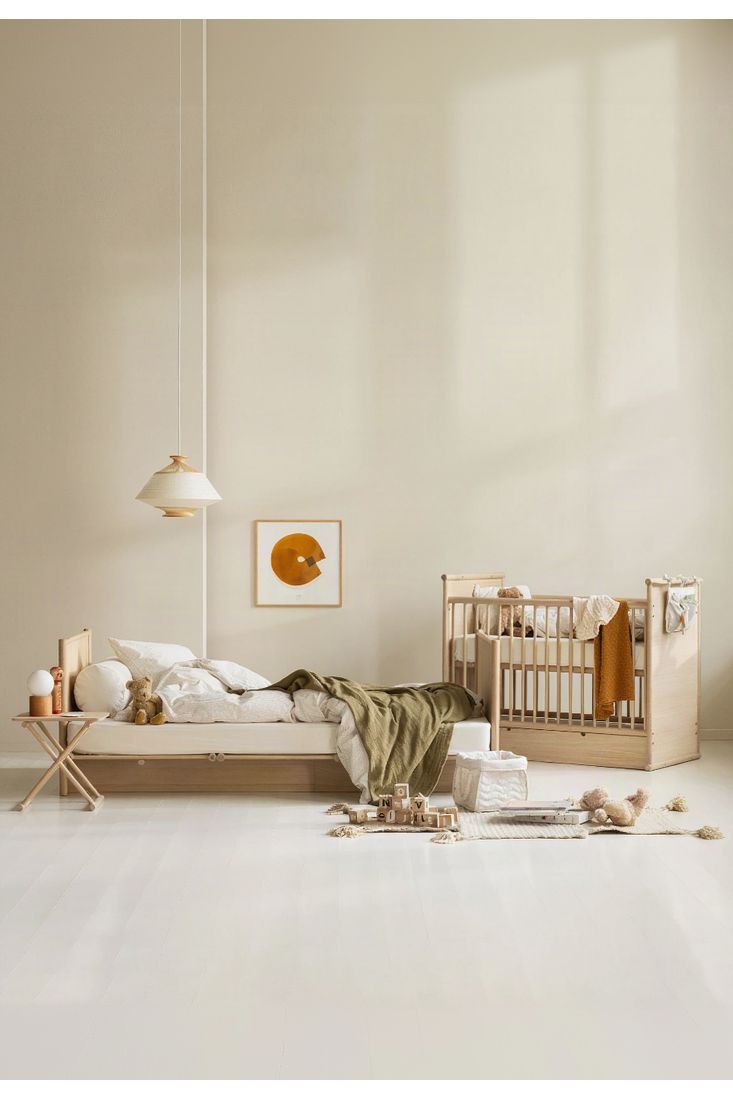 Camp novel cot bed/bed, 60x120/120x200 cm, oak van Oliver Furniture | Kids Conceptstore Le Fanfare