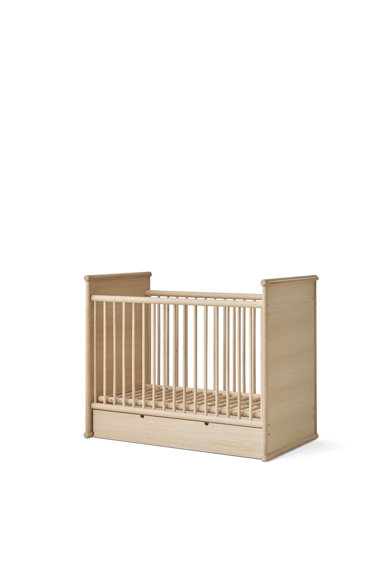 Camp novel cot bed/bed, 60x120/120x200 cm, oak van Oliver Furniture | Kids Conceptstore Le Fanfare