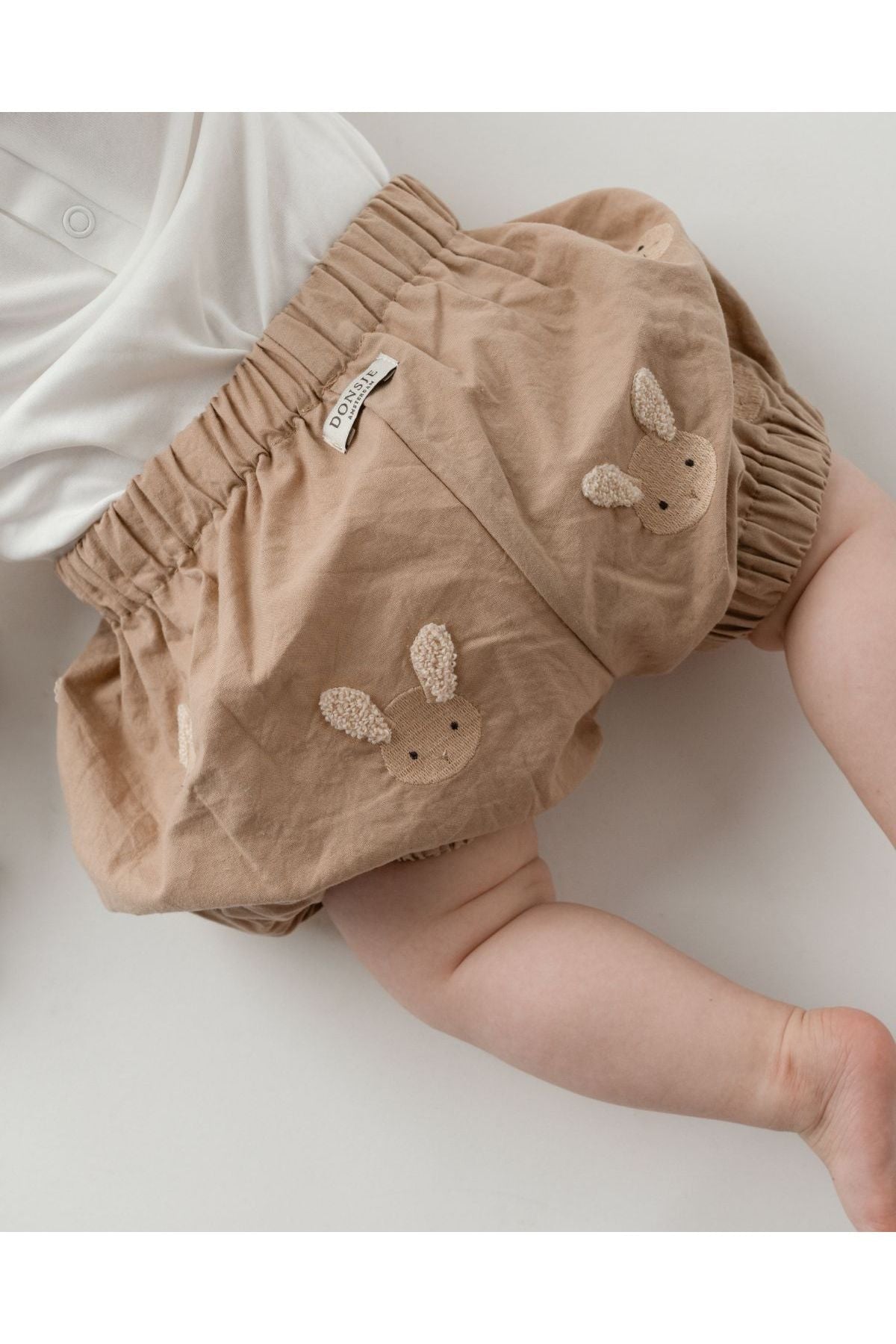 Carson Bloomers - Fluffy Bunnies - Rose Mocha van Donsje Amsterdam | Kids Conceptstore Le Fanfare