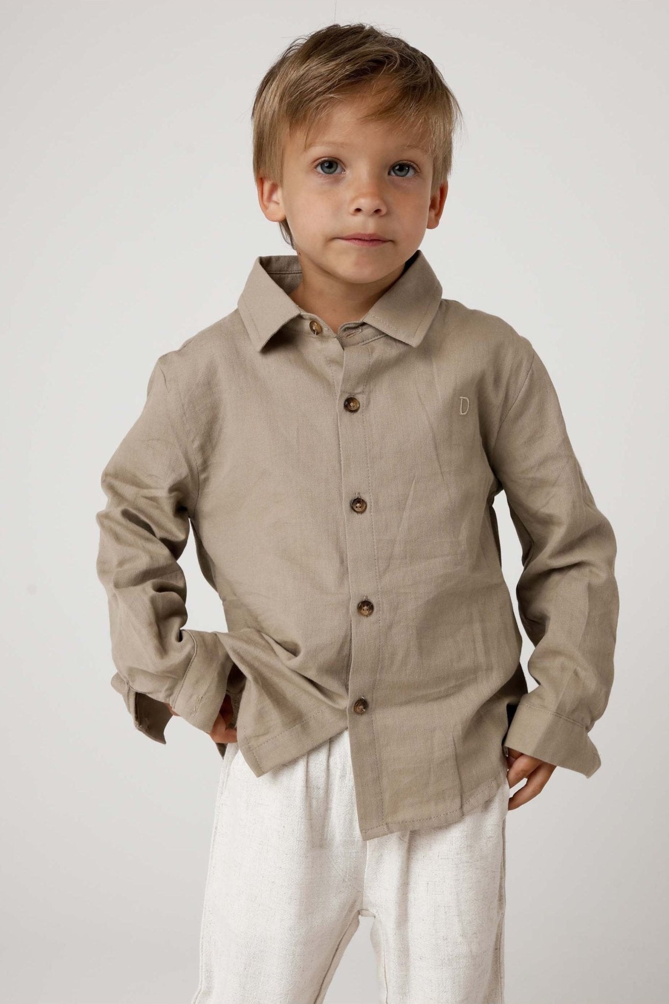 Chee Shirt - Taupe van Donsje Amsterdam | Kids Conceptstore Le Fanfare