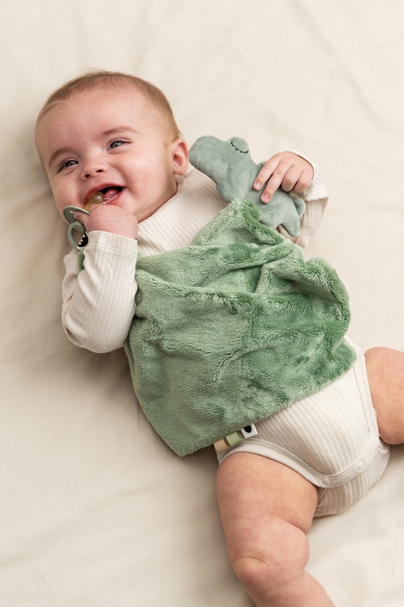 Comfort blanket | Croco - Green van Done by Deer | Kids Conceptstore Le Fanfare