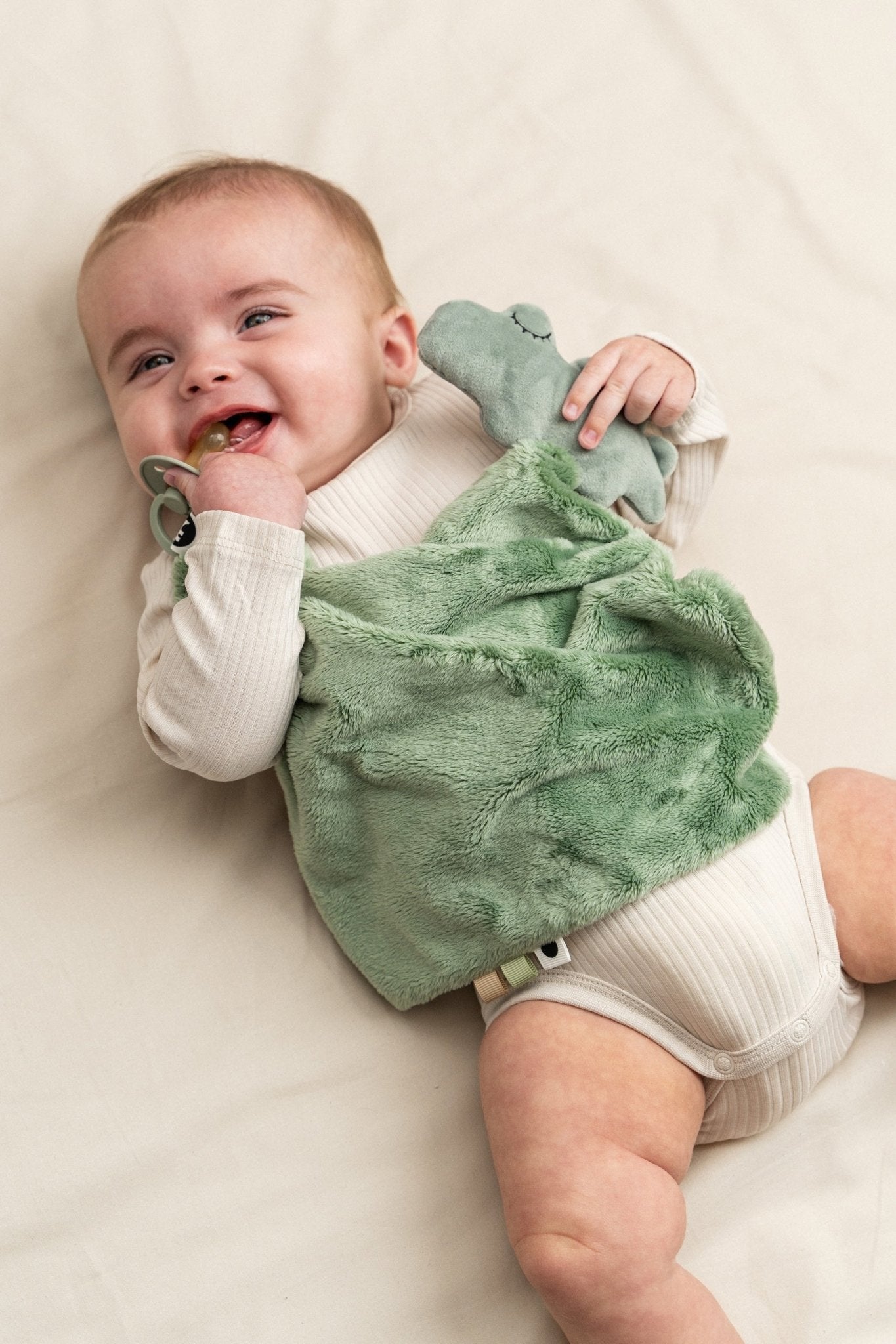 Comfort blanket | Croco - Green van Done by Deer | Kids Conceptstore Le Fanfare