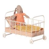 Cot Bed. Micro - Rose van Maileg | Kids Conceptstore Le Fanfare