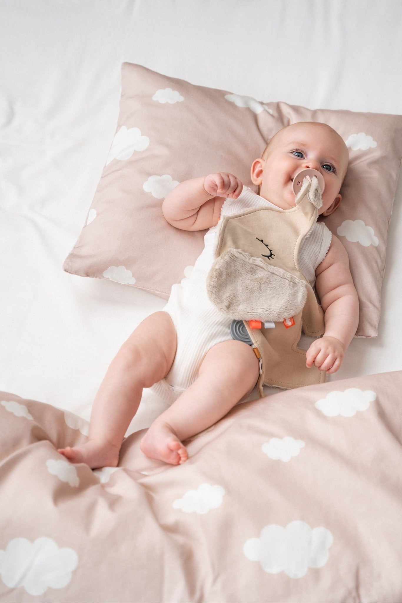 Cozy friend | Elphee - Sand van Done by Deer | Kids Conceptstore Le Fanfare