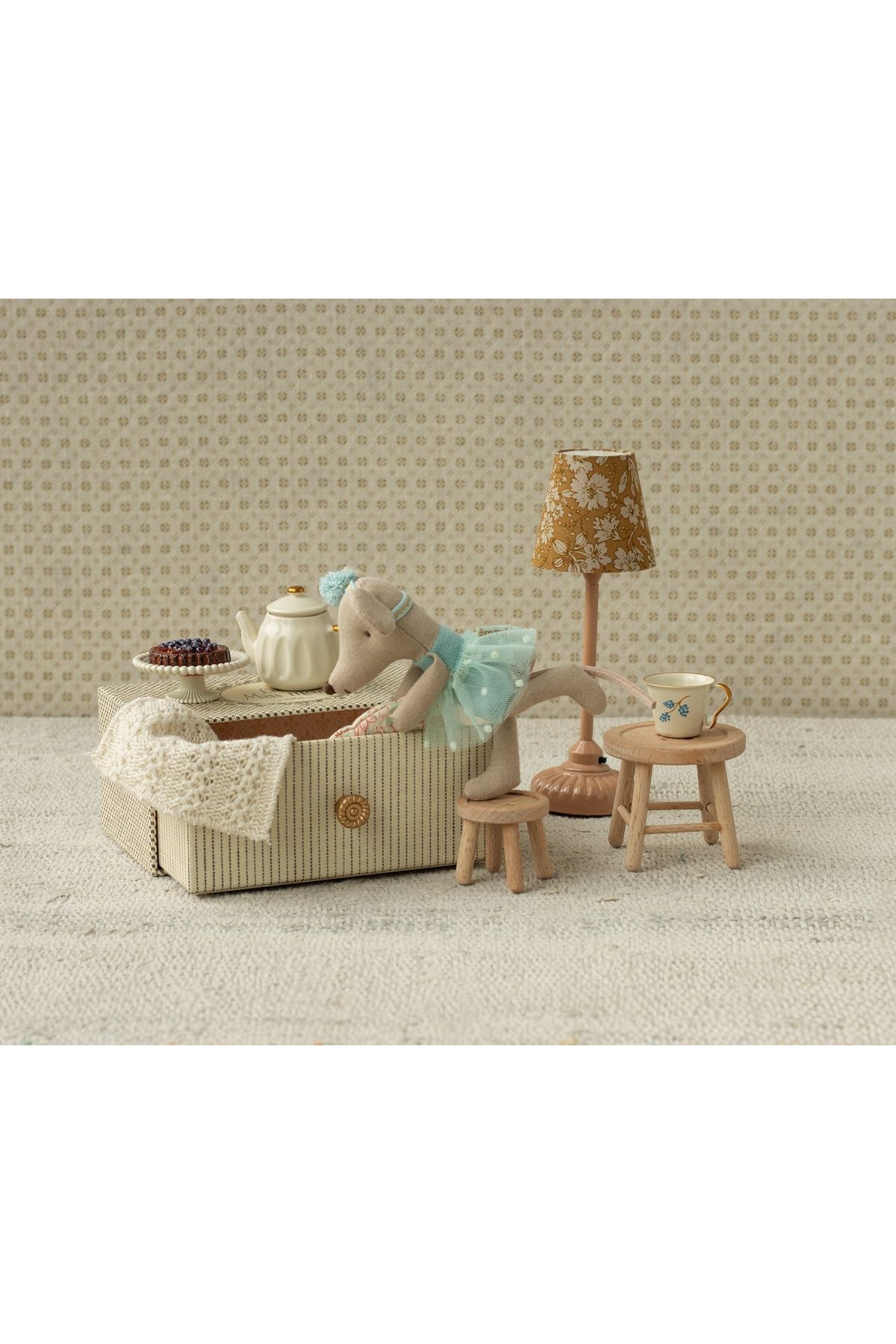Dance mouse in daybed - Little sister van Maileg | Kids Conceptstore Le Fanfare
