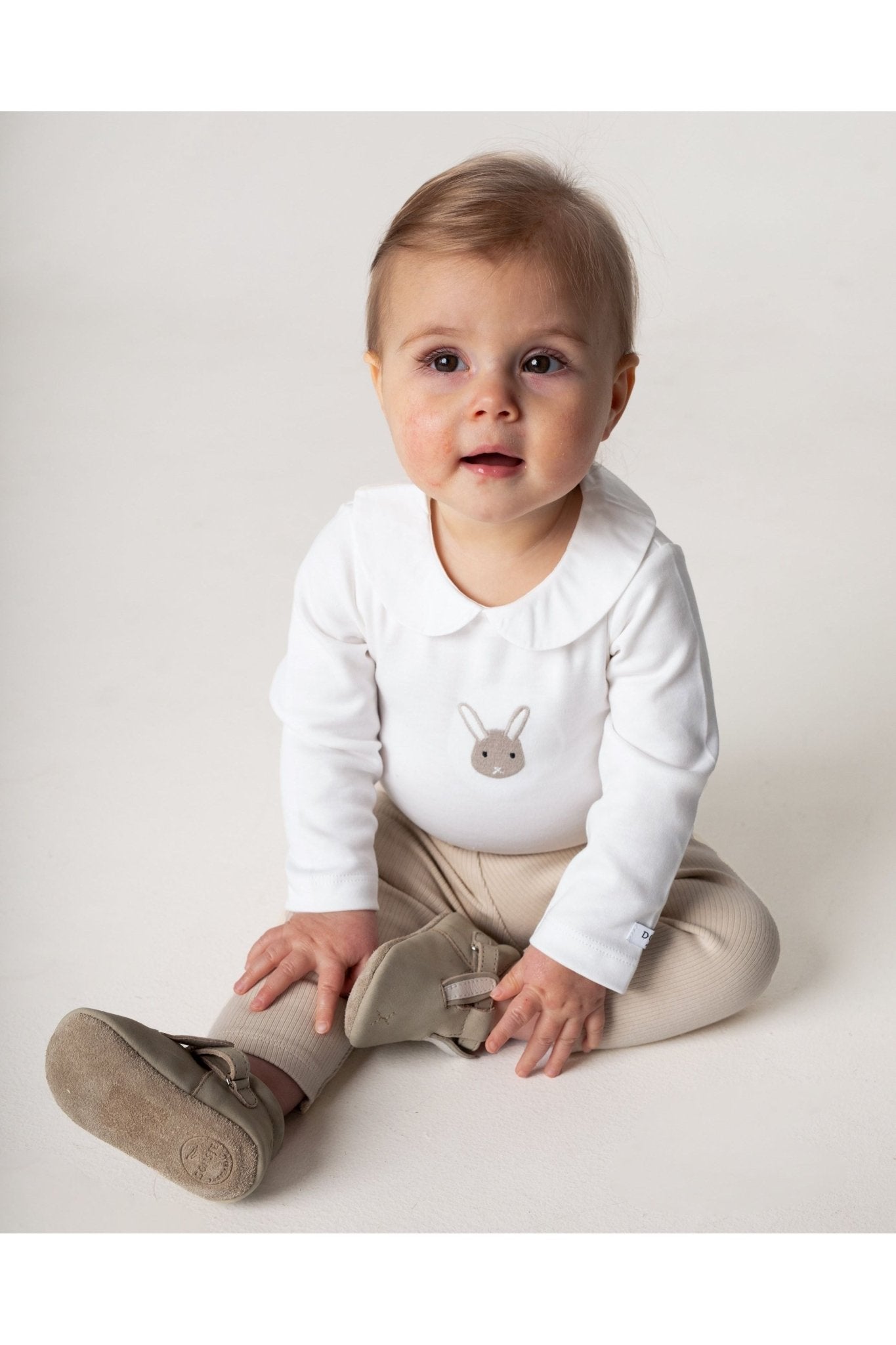 Davo Bodysuit - Bunny - Off White van Donsje Amsterdam | Kids Conceptstore Le Fanfare