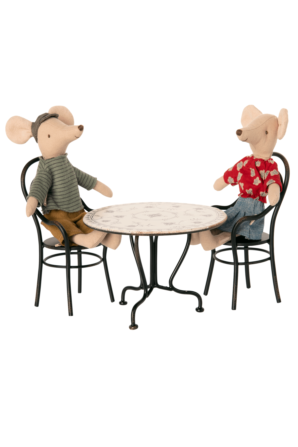 Dining Table Set W. 2 Chairs van Maileg | Kids Conceptstore Le Fanfare