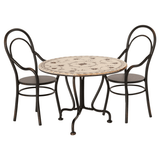 Dining Table Set W. 2 Chairs van Maileg | Kids Conceptstore Le Fanfare