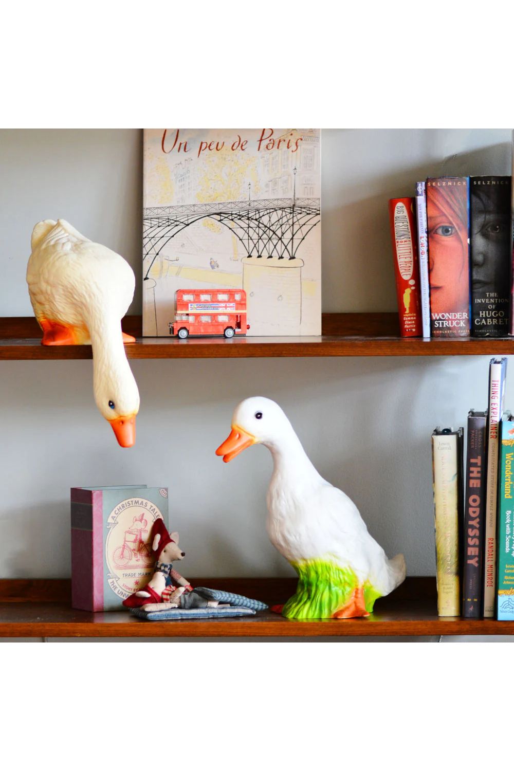 Egmont Lamp Eend Naar Beneden Kijkend 33 cm van Egmont Toys | Kids Conceptstore Le Fanfare