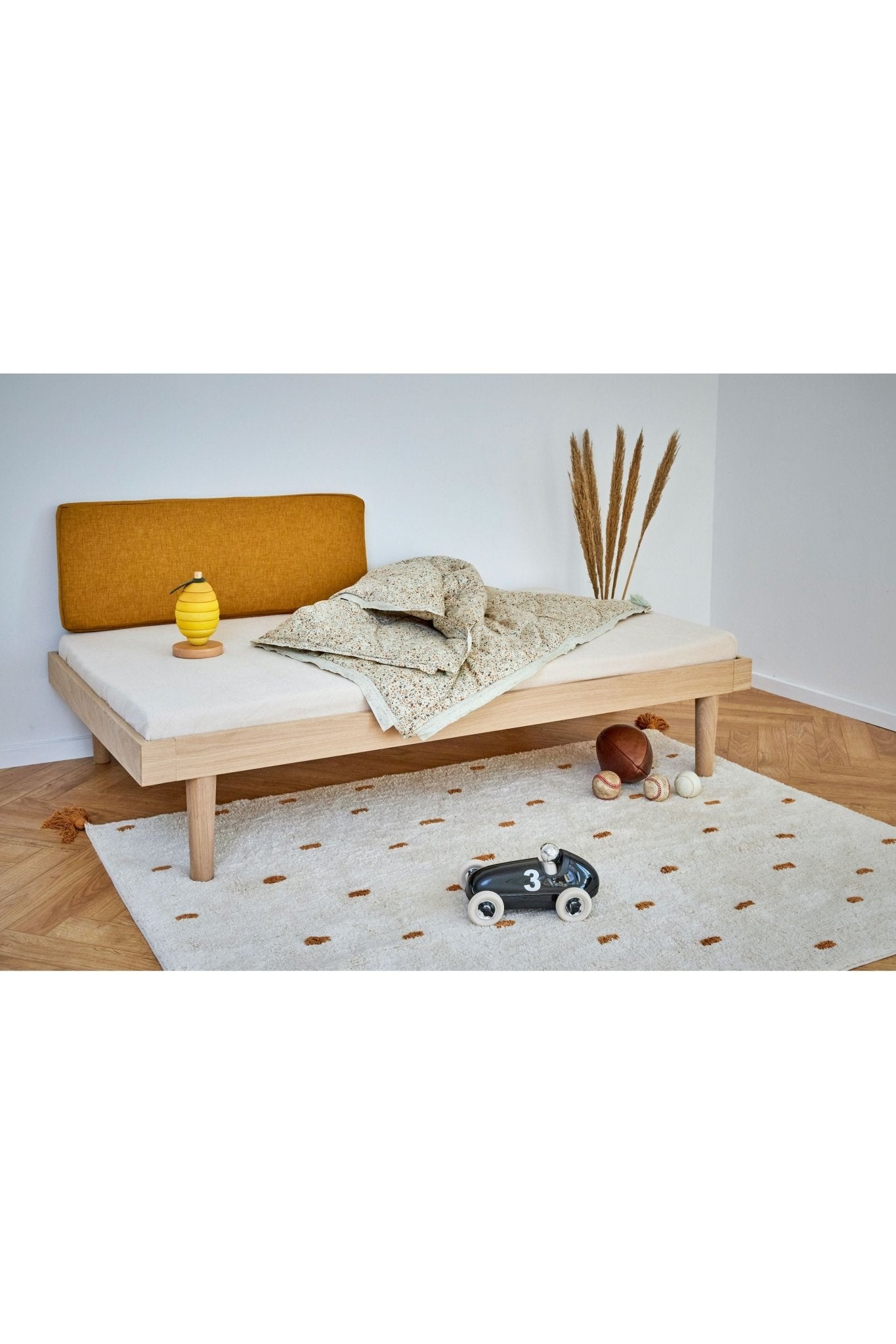 Eli daybed adult - light oil van KAS Kopenhagen | Kids Conceptstore Le Fanfare