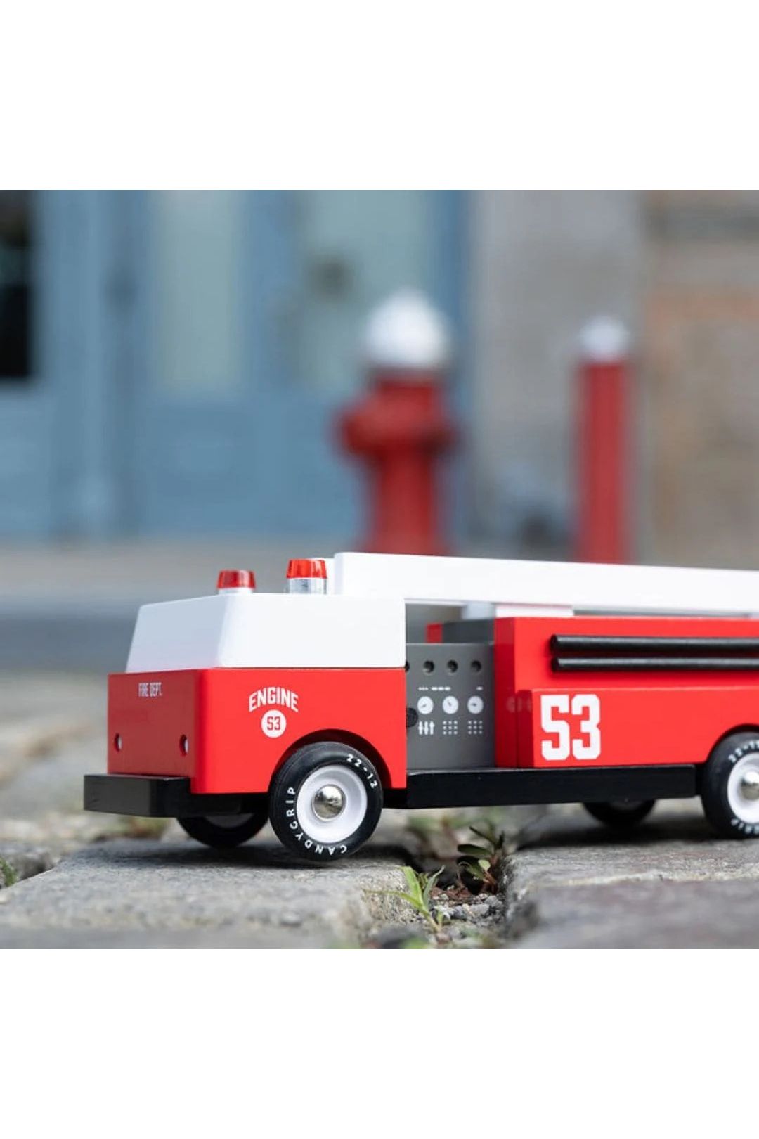 Engine 53 van Candylab Toys | Kids Conceptstore Le Fanfare