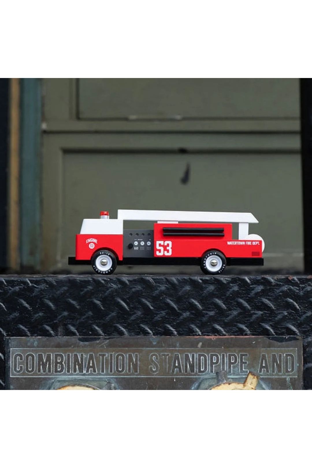 Engine 53 van Candylab Toys | Kids Conceptstore Le Fanfare