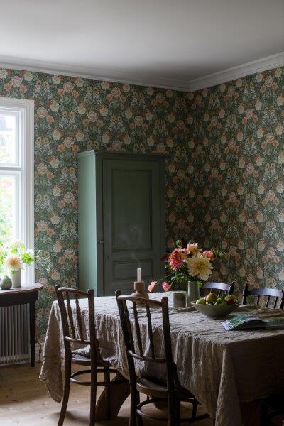 Falsterbo III - Dahlia Garden - Green van Boråstapeter | Kids Conceptstore Le Fanfare