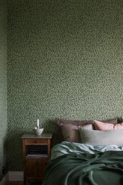 Falsterbo III - Hazel - Dark Green van Boråstapeter | Kids Conceptstore Le Fanfare