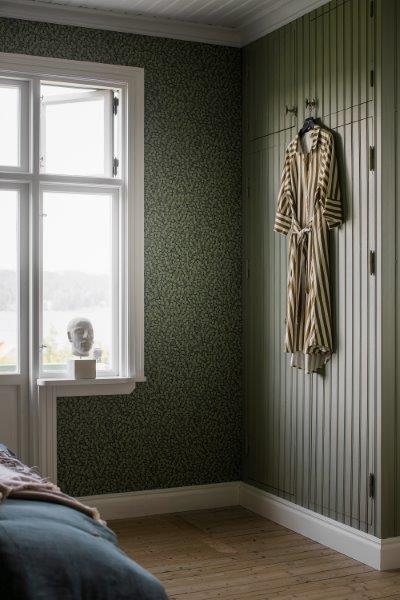 Falsterbo III - Hazel - Dark Green van Boråstapeter | Kids Conceptstore Le Fanfare