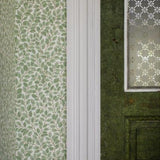Falsterbo III - Hazel - Light Green van Boråstapeter | Kids Conceptstore Le Fanfare